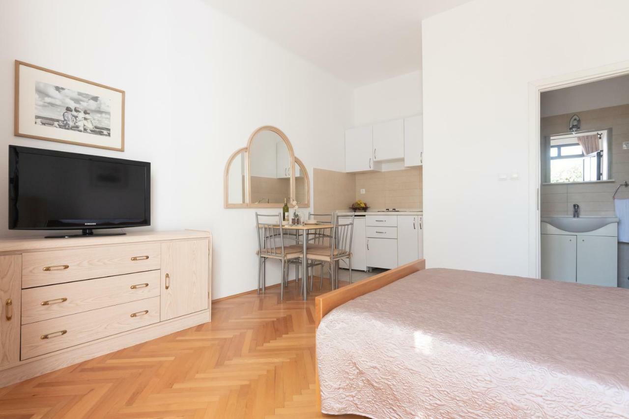 Apartman Lipotica Diklo 扎达尔 外观 照片